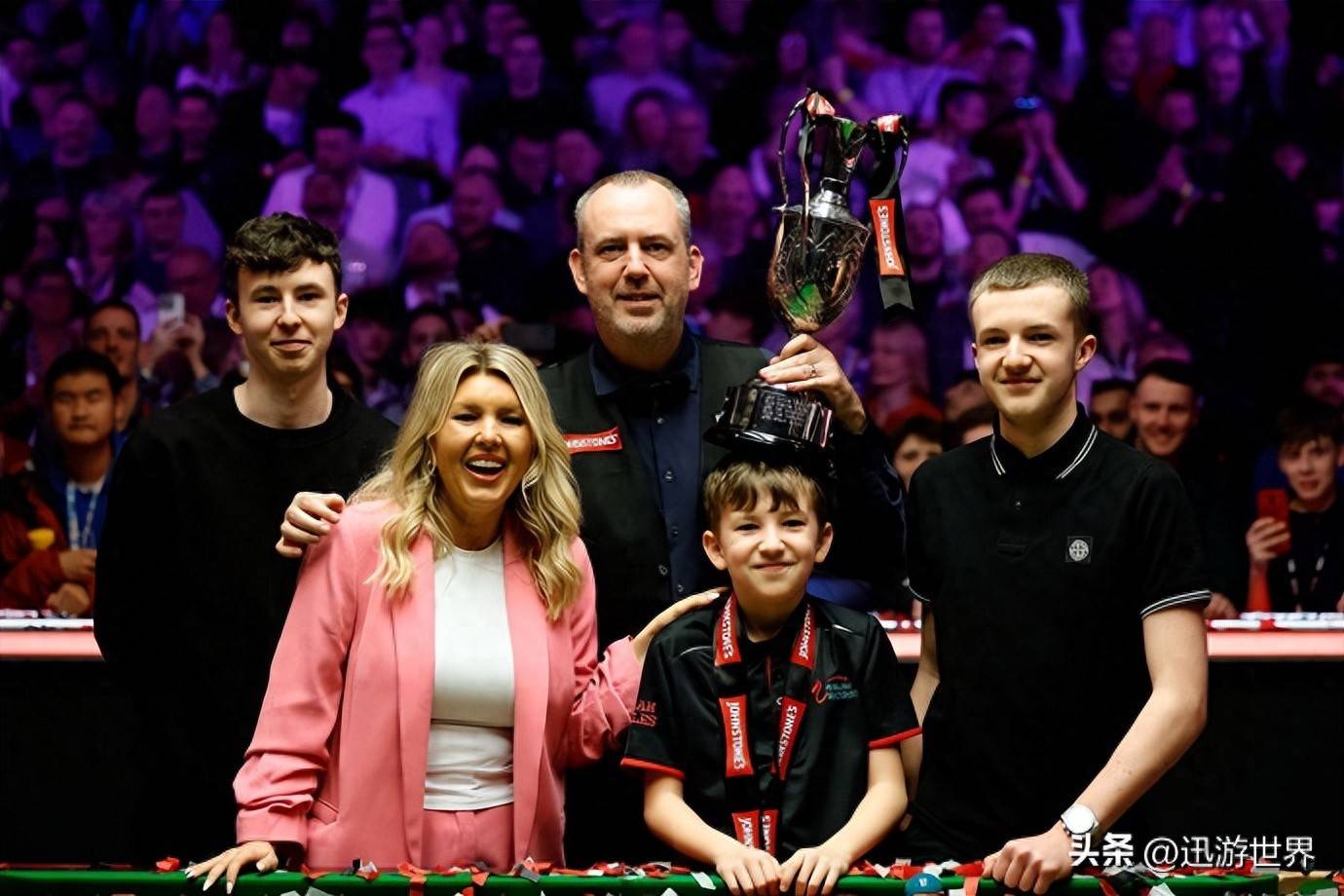 比赛的优异, 资格踏上这, img