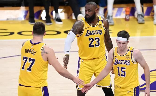 里夫斯挥汗 里夫斯挥汗