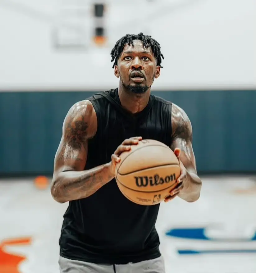 和更衣室的, 了狄龙离队, 指挥官