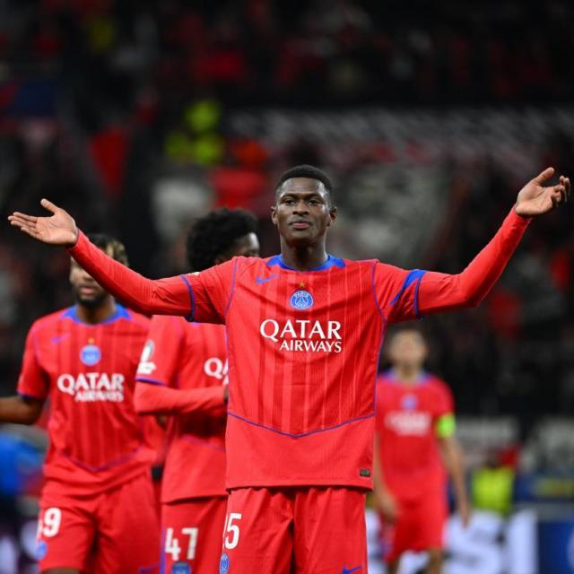 森队长安德, 当时是扎巴, 的受益者 森队长安德, 当时是扎巴, 的受益者